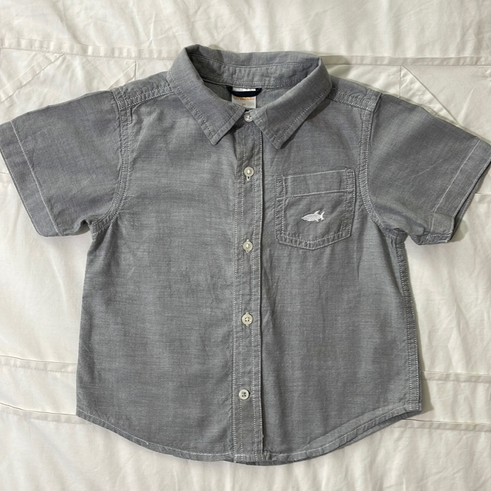 3/$15 💟 Boys Collared Shirt 3T